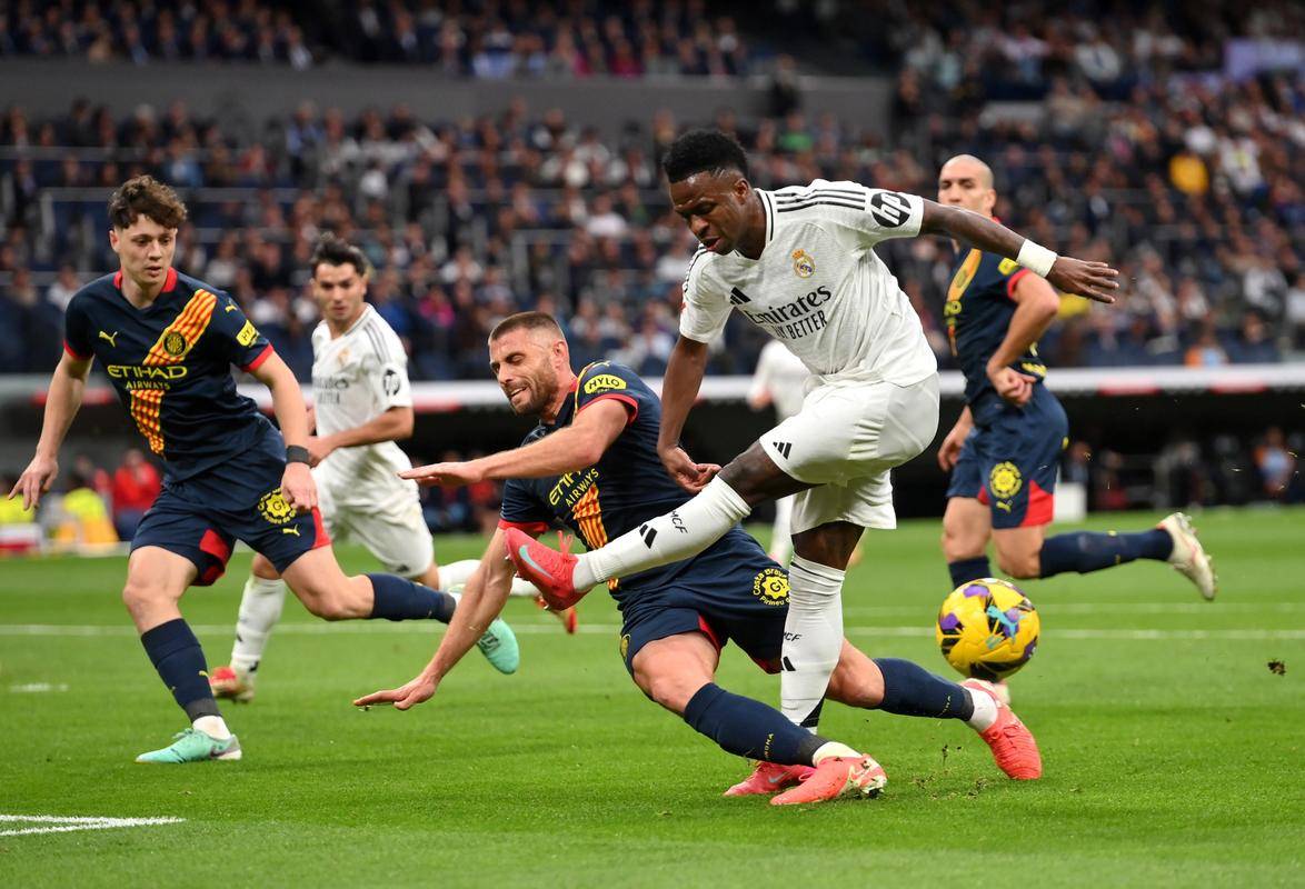 赫罗纳主场告捷，保级希望渺茫，势不可挡