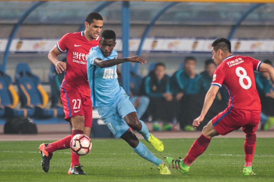 苏宁客场不敌国安，遭遇联赛两连败，表现亮眼