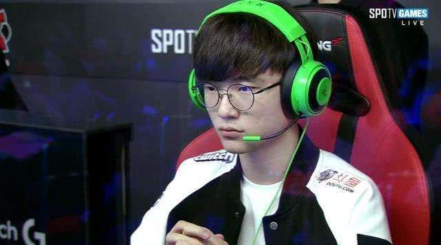 V5横扫SHR，CoreJJ线上压制力十足鏖战多局四强赛，锁定晋级资格的简单介绍