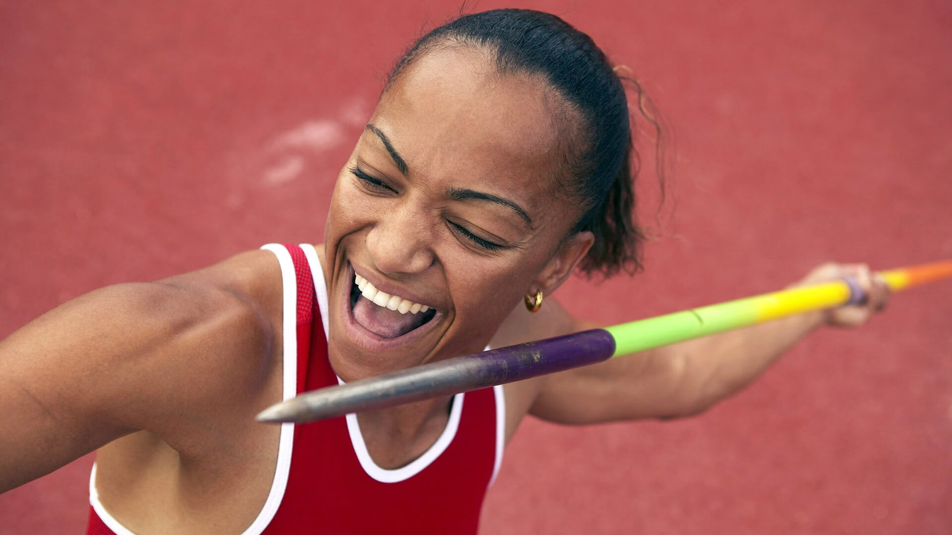 被低估的赛场幽灵，拉文如何用无声的指挥主宰上海滩之夜